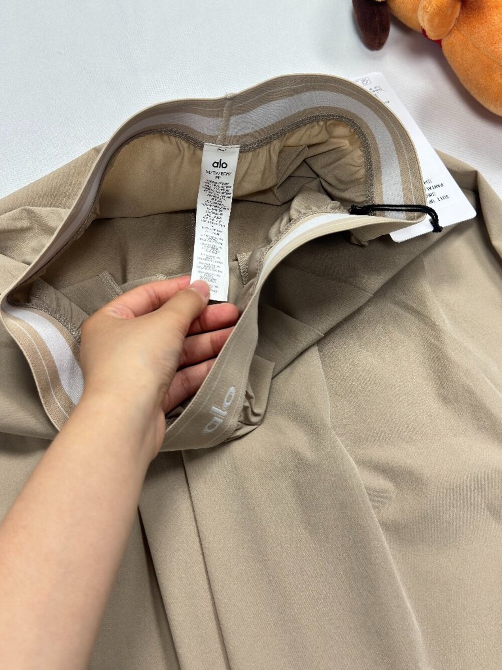 Brand new🎏ALO Yoga Suit Up Trouser Gravel Color(Regular)📔Wide Leg High Rise - Picture 3 of 8